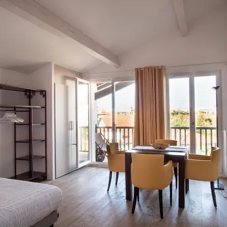 La Maison De La Cote Et Apartman *